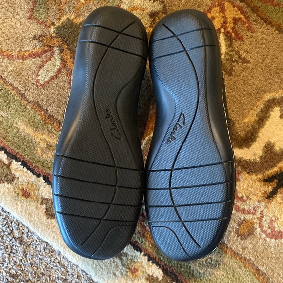 Clarks Sixty Delta Black Slip on Shoes NIB women’s 6 - Picture 4 of 8